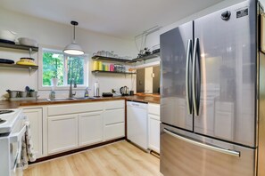 House (2 Bedrooms) | Interior