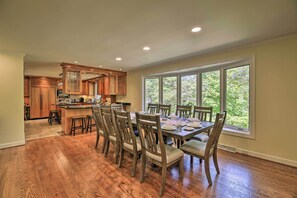 Interior - Updated Ranch-style Home w/ Scenic Deck, Pond (Kingsport)