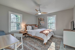 Cottage (2 Bedrooms) | Interior - Mid-century Modern Cottage in Ardmore Area! (Winston-Salem)