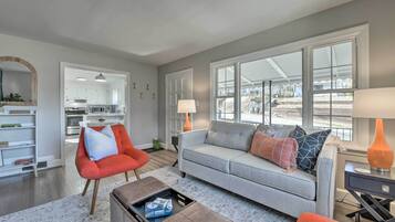 Cottage (2 Bedrooms) | Front of property