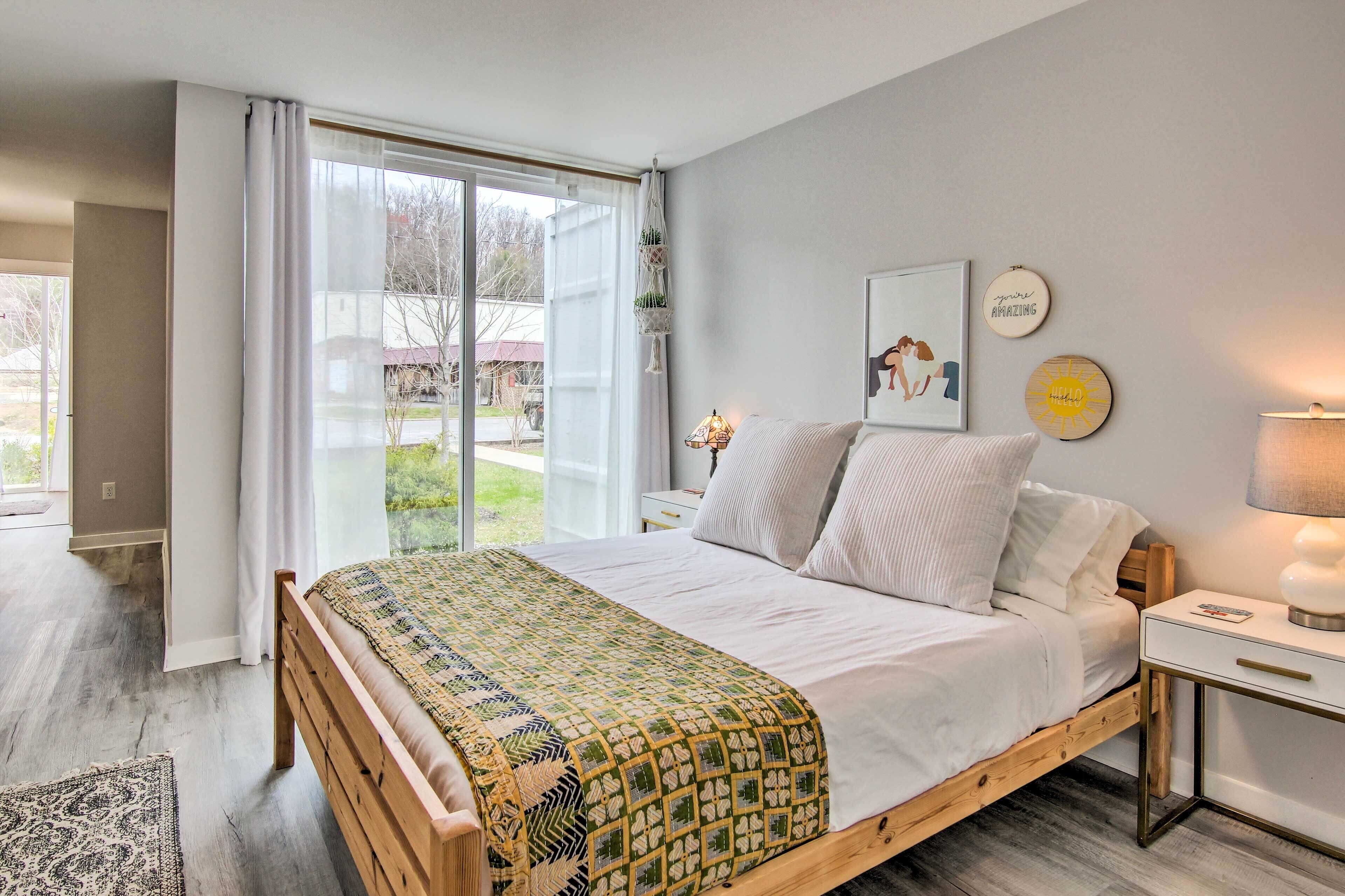 Old Fort Shipping Container House Near Trails