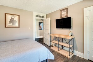 House (4 Bedrooms) | Interior - Glasgow Home w/ Porch: Close to Lake & Caves! (Glasgow)