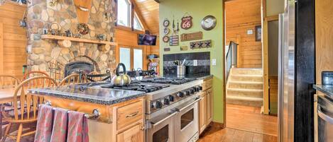 House (5 Bedrooms) | Interior