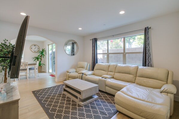 House (4 Bedrooms) | Front of property