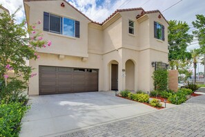 House (4 Bedrooms) | Interior - Pet-friendly Paramount Home, 16 Mi to Los Angeles! (Paramount)