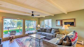 House (5 Bedrooms) | Interior