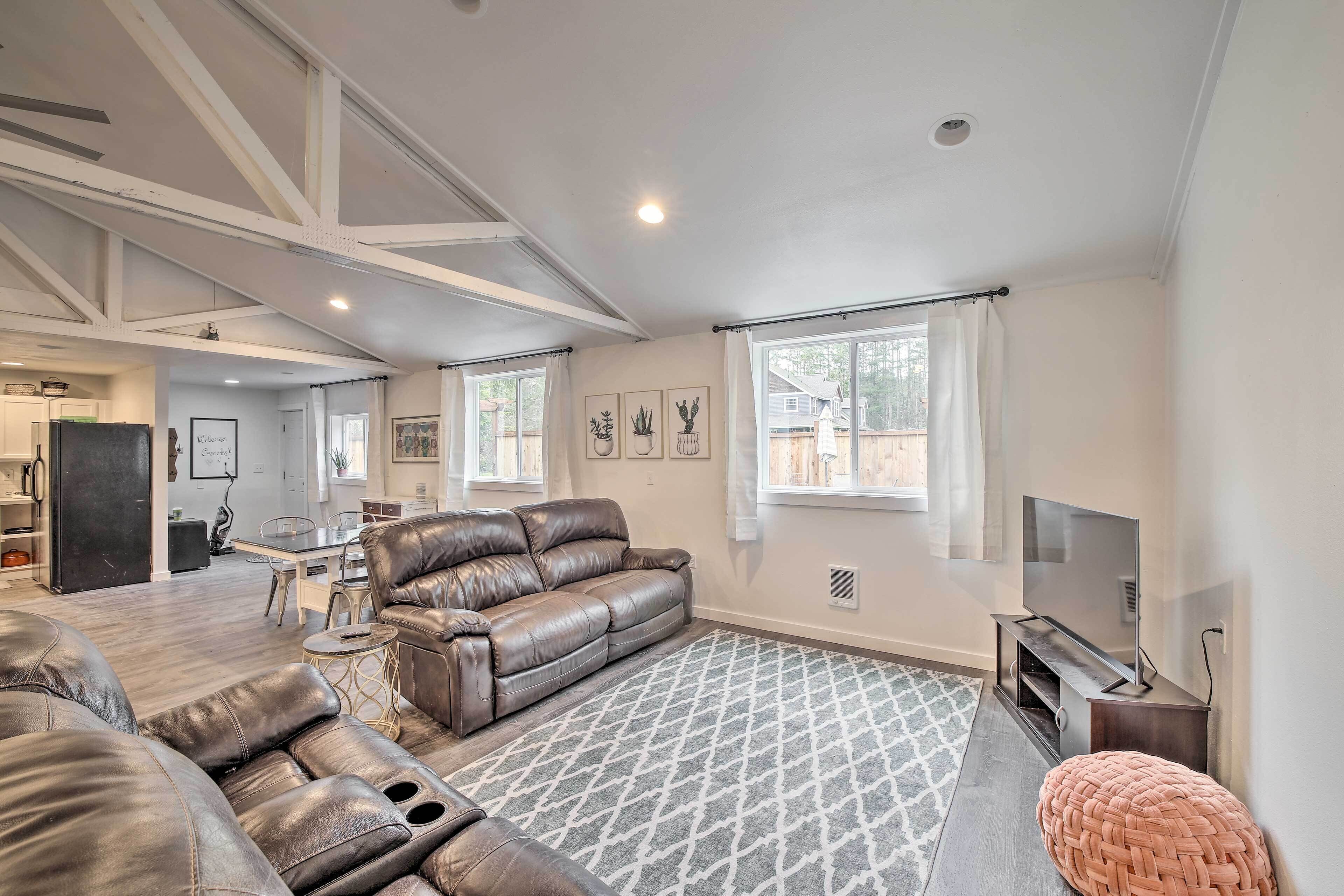 Quaint, Cozy Outdoor Retreat Near Mt Rainier!