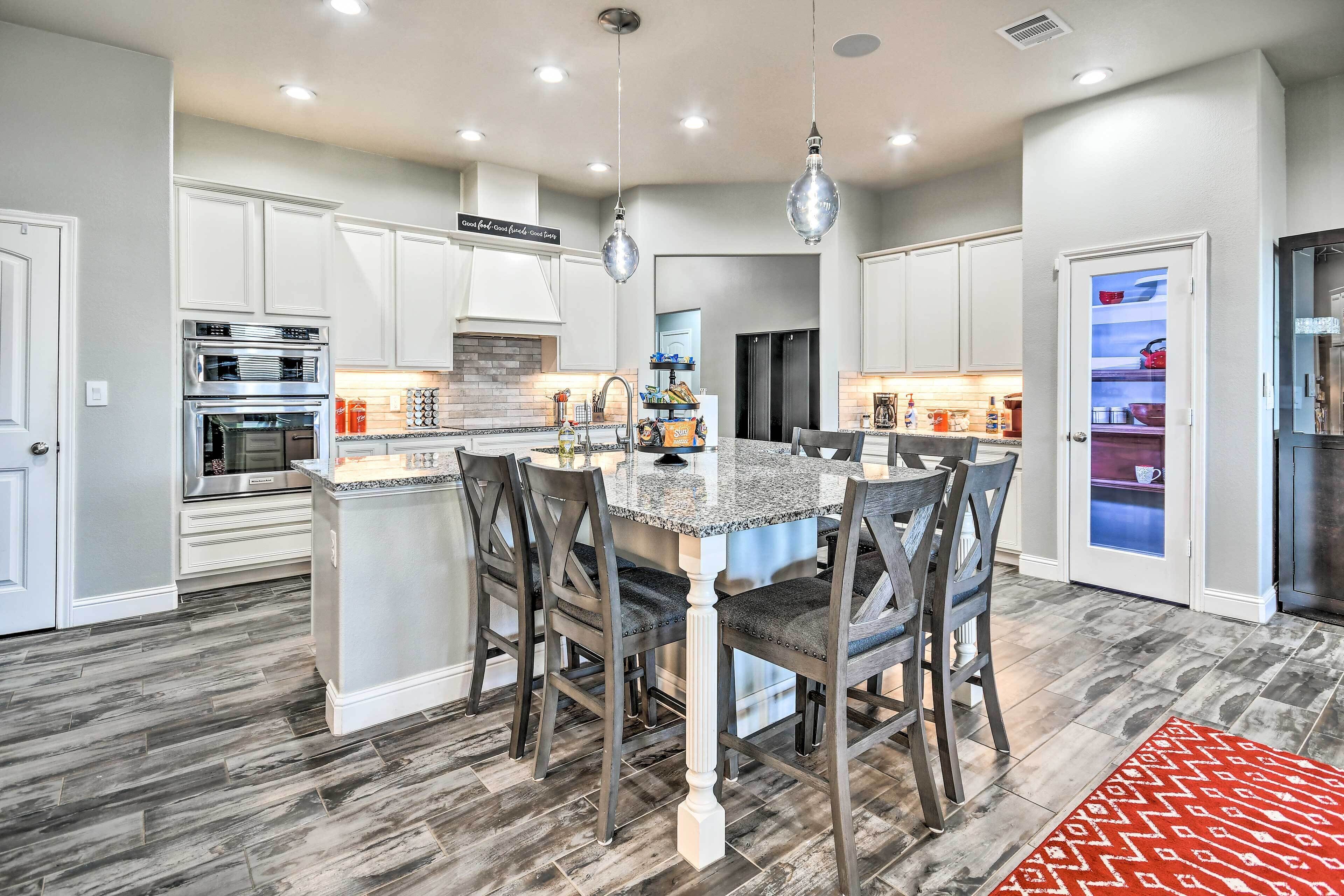 House (4 Bedrooms) | Interior