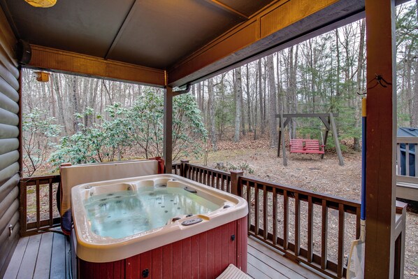 House (1 Bedroom) | Interior - Mossy Rock Retreat: Cabin Near Desoto Park! (Mentone)