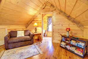 House (1 Bedroom) | Interior - Mossy Rock Retreat: Cabin Near Desoto Park! (Mentone)