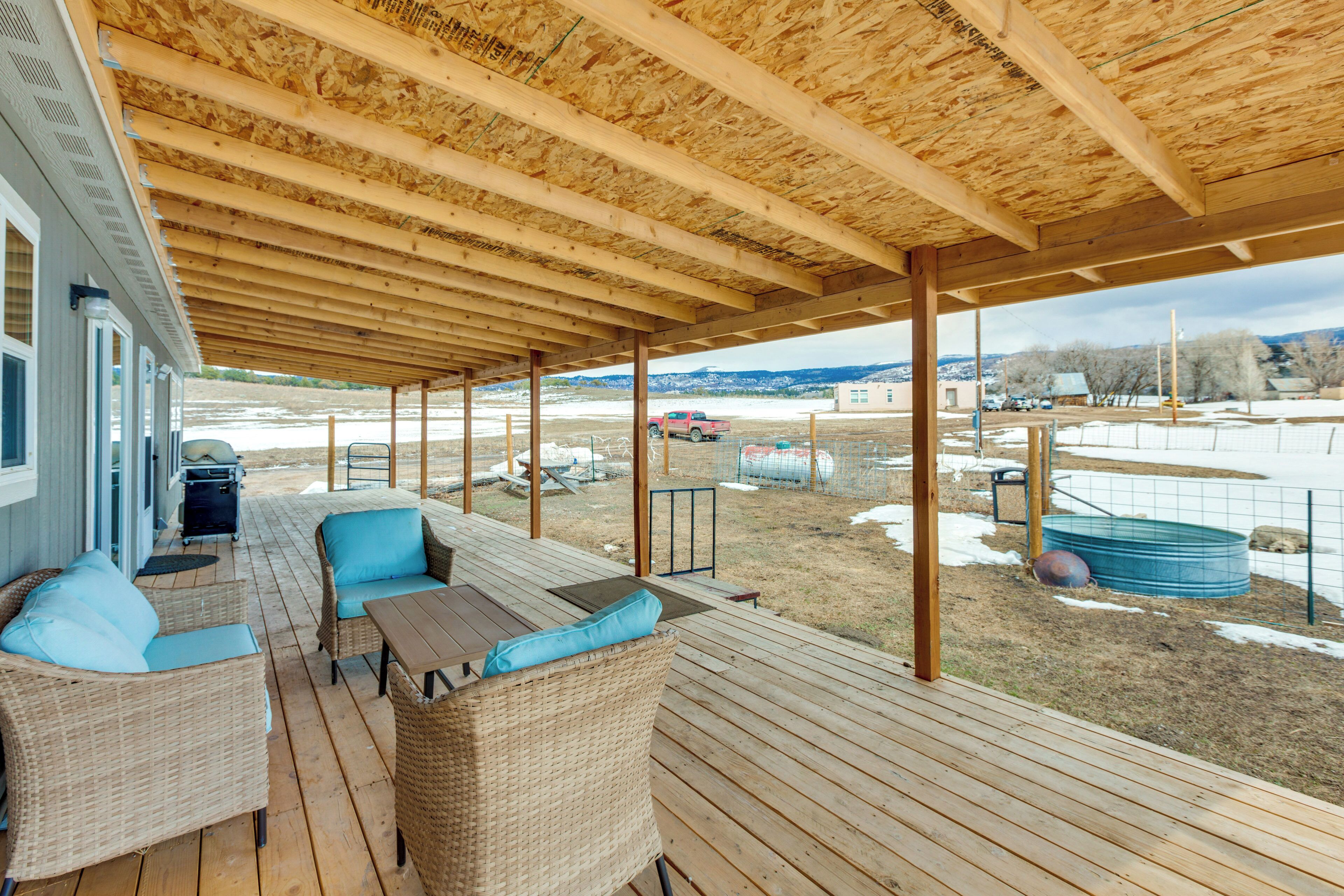 Spacious Tierra Amarilla Ranch House w/ Deck!