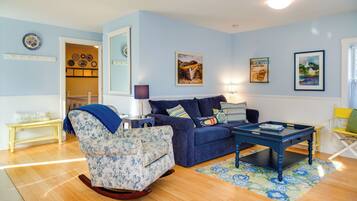 Cottage (2 Bedrooms) | Interior