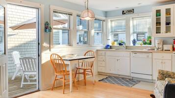 Cottage (2 Bedrooms) | Interior