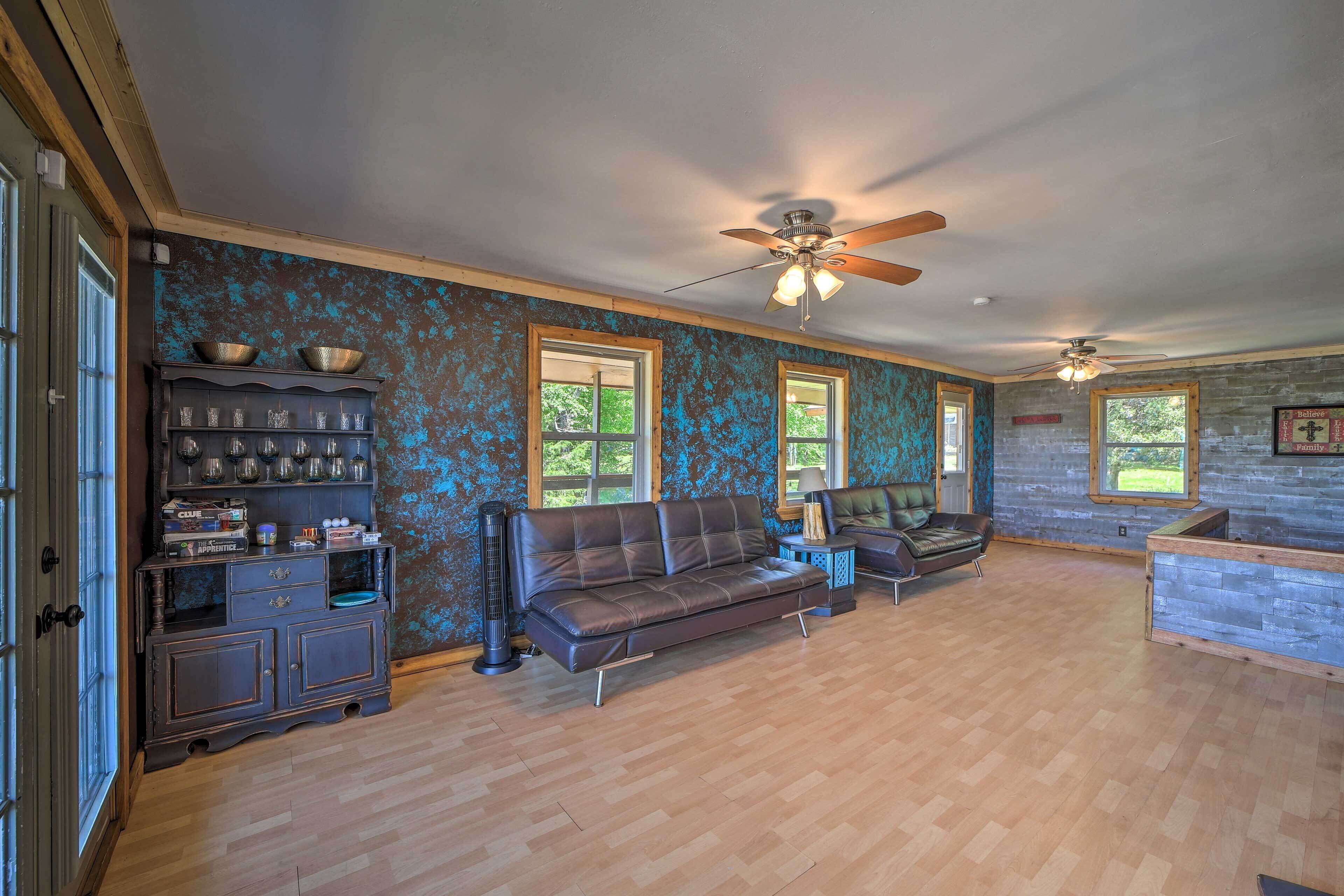 Vian Getaway w/ Lake Tenkiller Views & Deck!