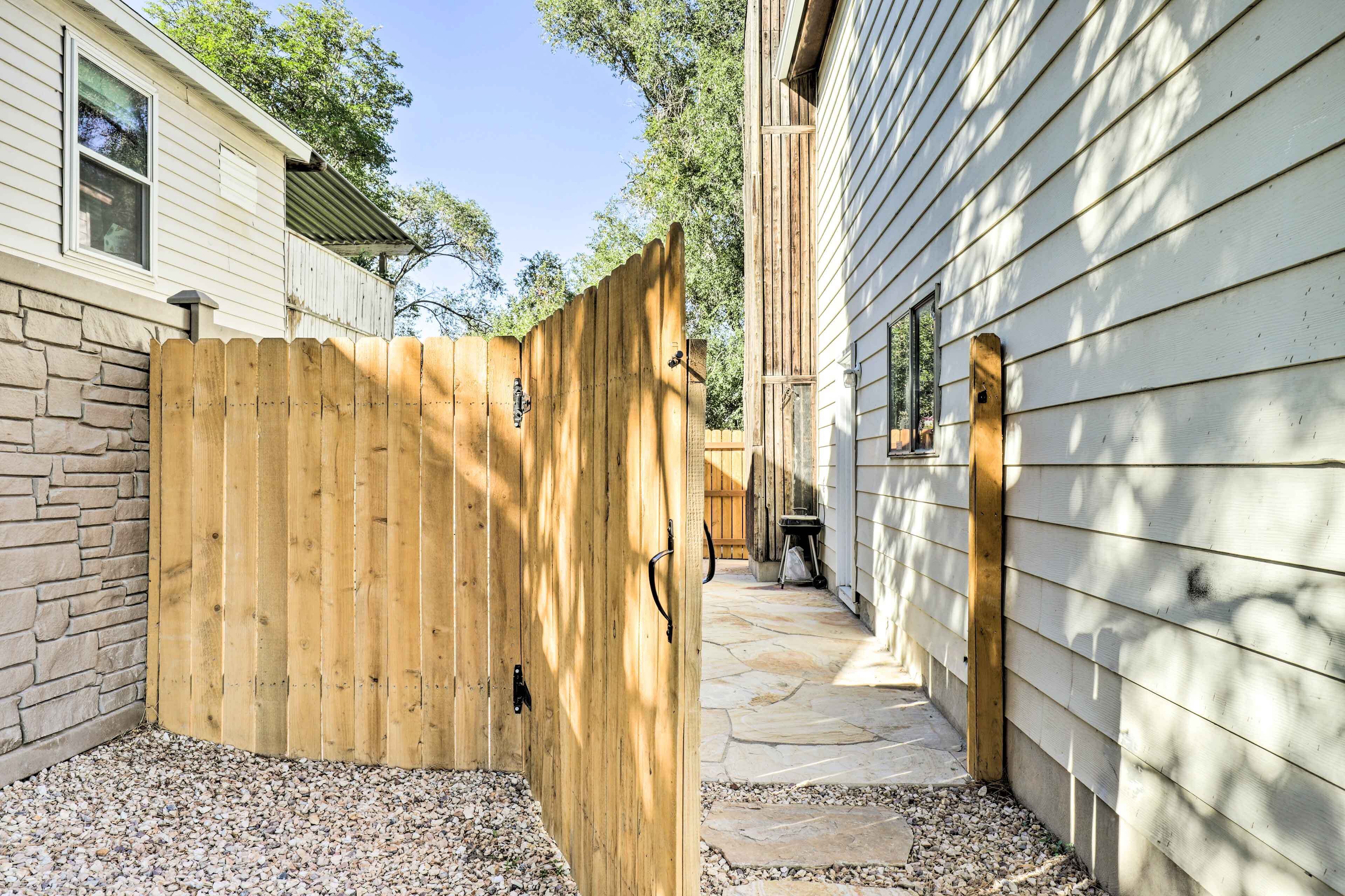 West Valley City Duplex ~ 13 Mi to Downtown Slc!