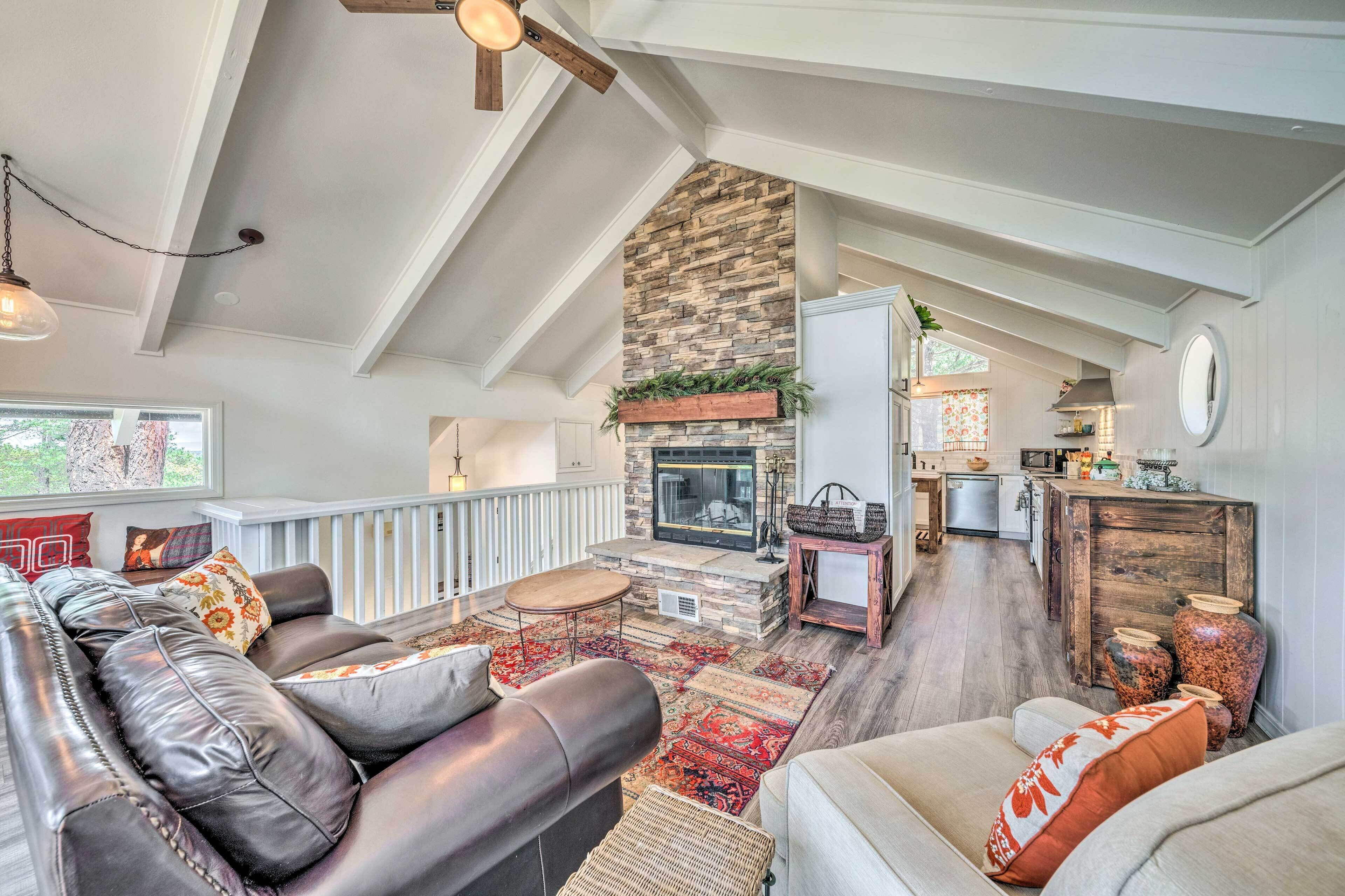 Unique & Modern Mountain Home w/ New Hot Tub!