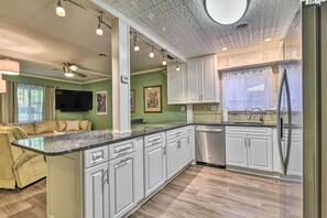 House (2 Bedrooms) | Interior