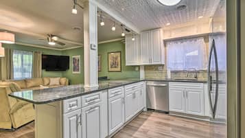 House (2 Bedrooms) | Interior