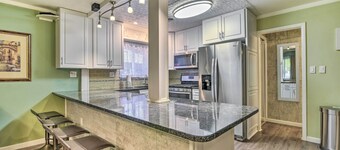 Pet-friendly Taylor Home w/ Backyard Oasis!