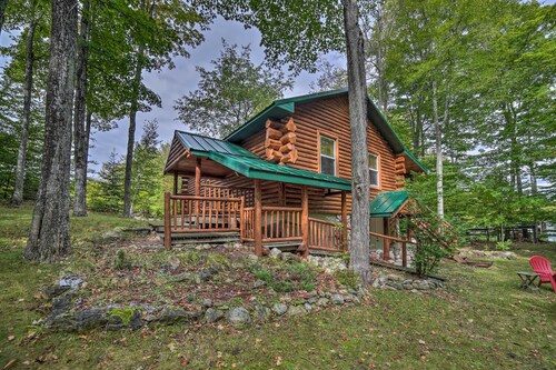 Updated Manistique Log Cabin, Yard & Fire Pit