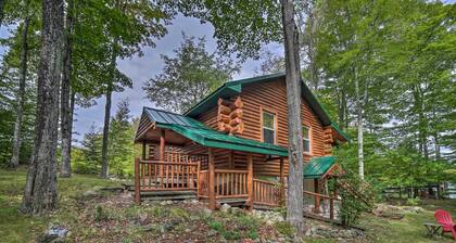 Updated Manistique Log Cabin, Yard & Fire Pit