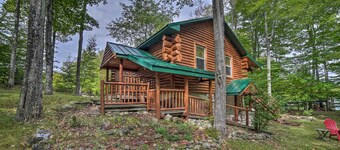 Updated Manistique Log Cabin, Yard & Fire Pit