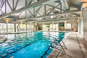 Outdoor pool - Stunning Townhome Near Upper Klamath Lake! (Klamath Falls)