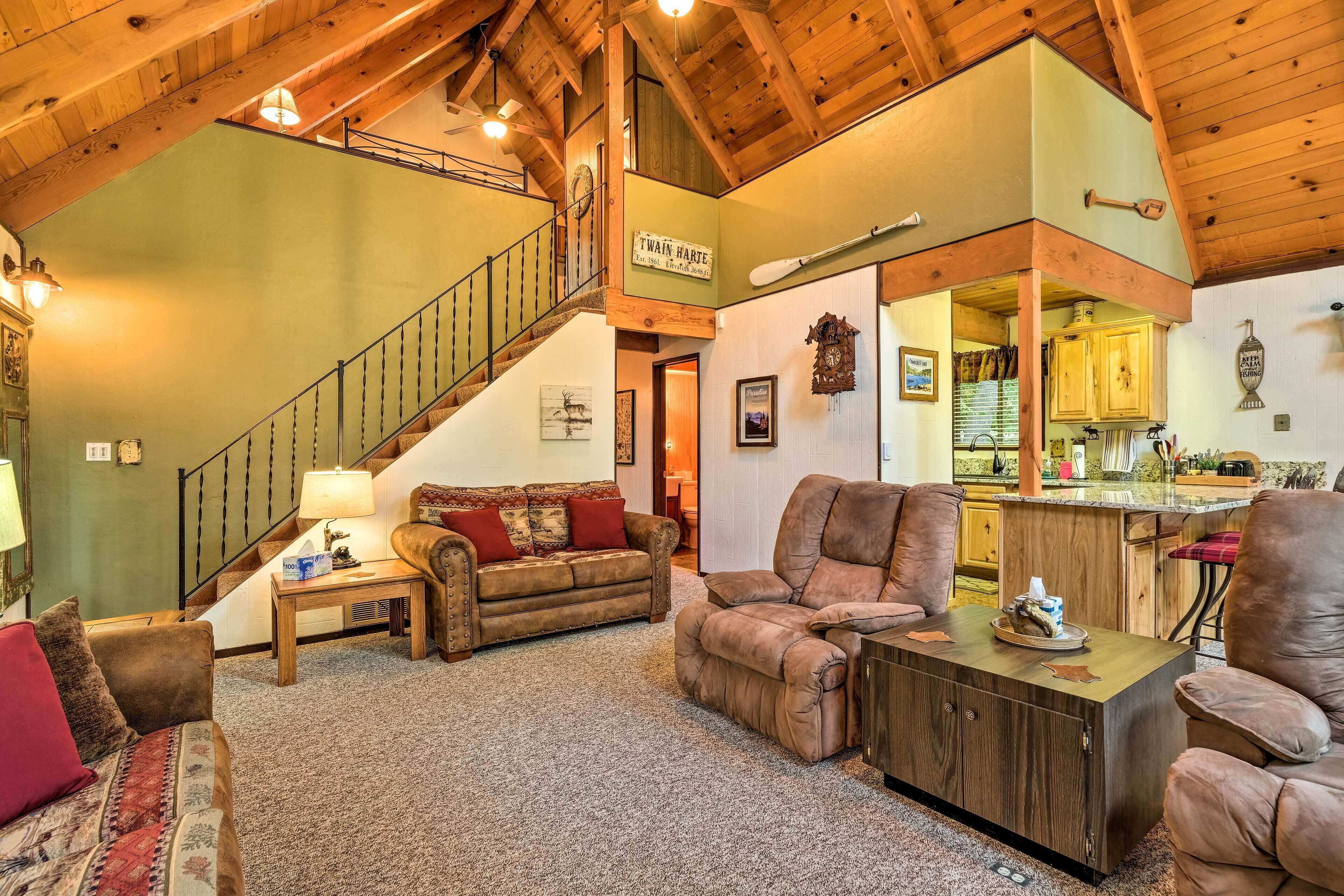 Twain Harte Mountain Cabin - 3 Mi to Downtown