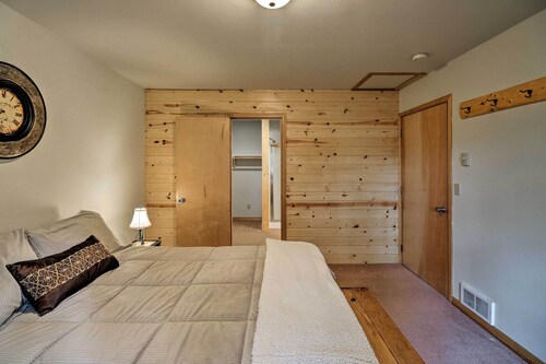 Trego Cabin w/ Mountain Views & Lake Access!