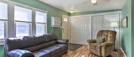 House (2 Bedrooms) | Interior