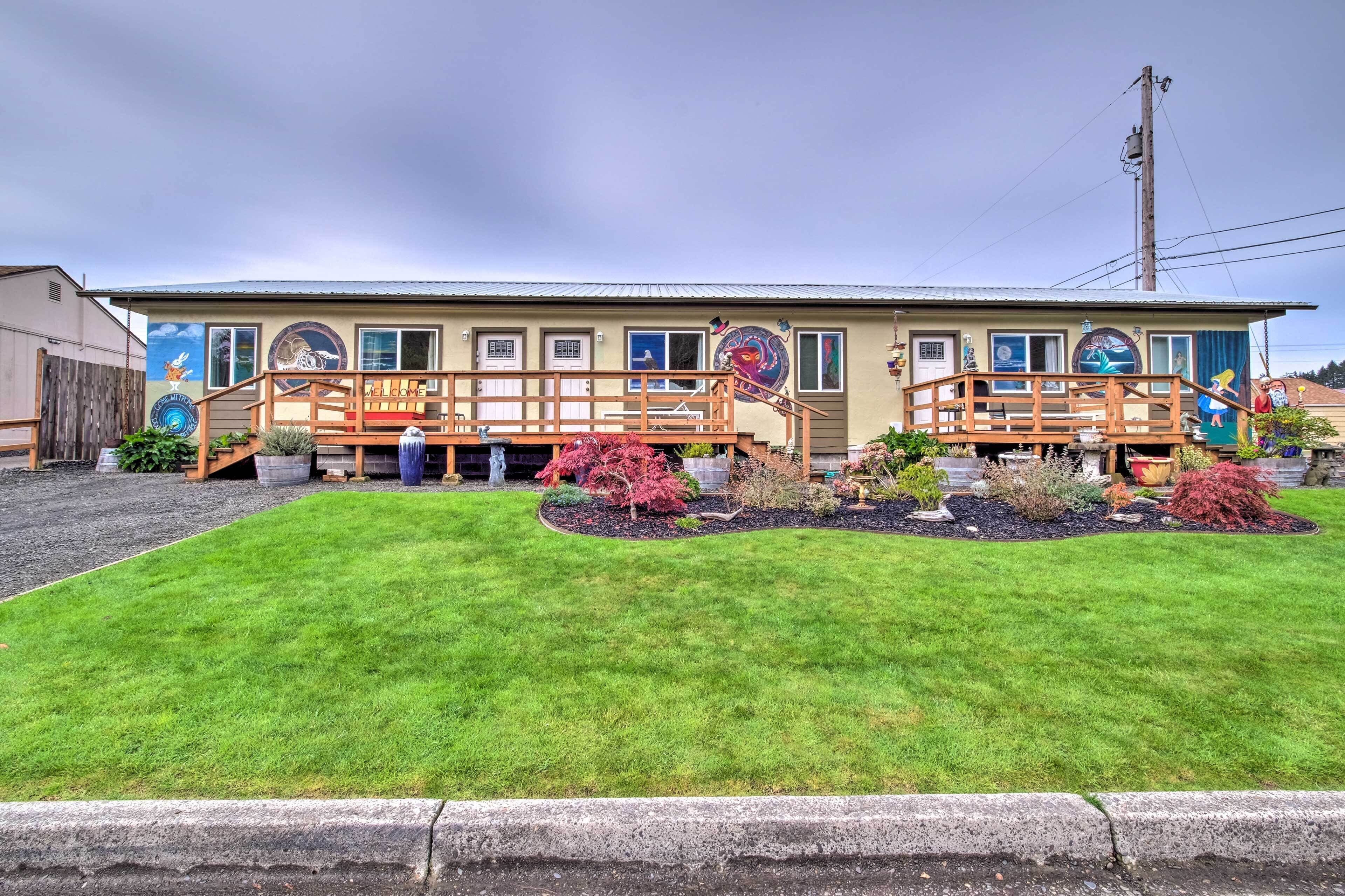 Winchester Bay Apt Near Dunes & State Parks!