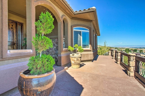 Spacious Grand Junction Home w/ Mountain View