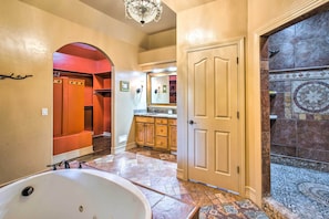 House (4 Bedrooms) | Interior - Spacious Grand Junction Home w/ Mountain View (Grand Junction)