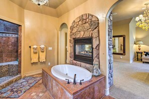 House (4 Bedrooms) | Interior - Spacious Grand Junction Home w/ Mountain View (Grand Junction)