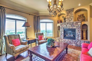 House (4 Bedrooms) | Interior - Spacious Grand Junction Home w/ Mountain View (Grand Junction)