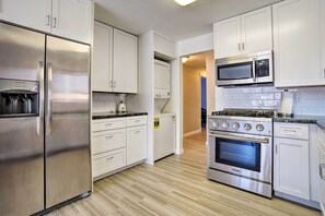 Apartment (3 Bedrooms) | Interior - Walk to Beach: Condo w/ Patio on Catalina Island (Avalon)