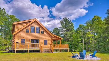 House (3 Bedrooms) | Exterior