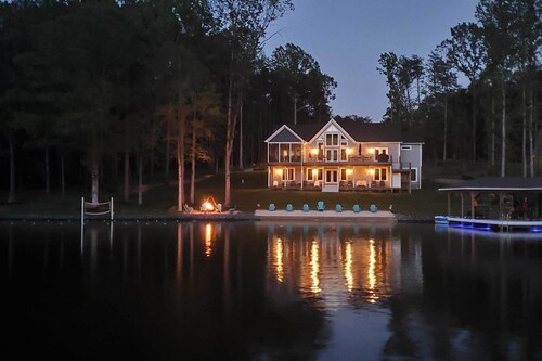 Waterfront Lake Anna Home w/ Dock, Beach & Kayaks!