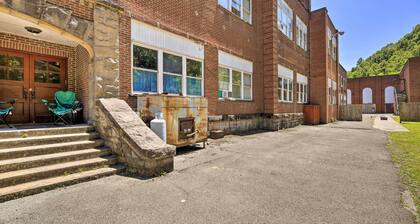 'timeless' Gary Studio, ATV Trails On-site!