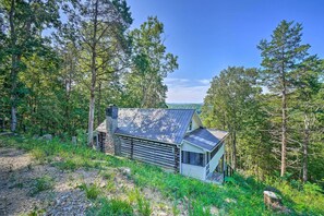 Interior - Pet-friendly Speedwell Cabin, 1 Mi to Water! (Speedwell)