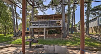 Riverfront Houston House w/ Deck & Private Dock!