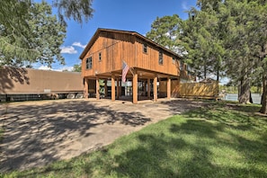 House (3 Bedrooms) | Interior - Riverfront Houston House w/ Deck & Private Dock! (Houston)