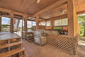 Interior - Riverfront Houston House w/ Deck & Private Dock! (Houston)