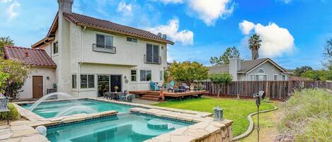 منزل (3 Bedrooms) | واجهة المنشأة