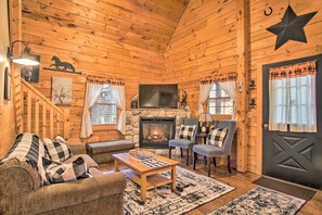 House (2 Bedrooms) | Interior - Rustic Rothbury Cabin w/ Resort Amenity Access! (Rothbury)