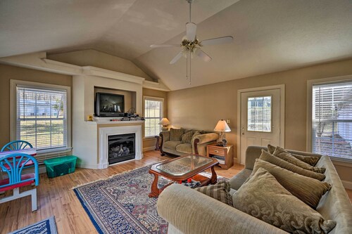 Serene Blue Ridge Getaway in Galax w/ Yard!