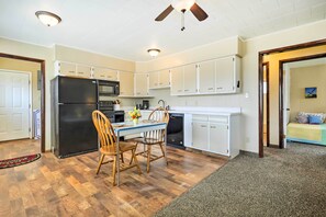 House (2 Bedrooms) | Interior