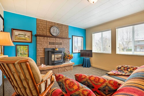 Tropic Family House - 10 Miles to Bryce Canyon!