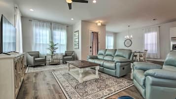 House (3 Bedrooms) | Front of property