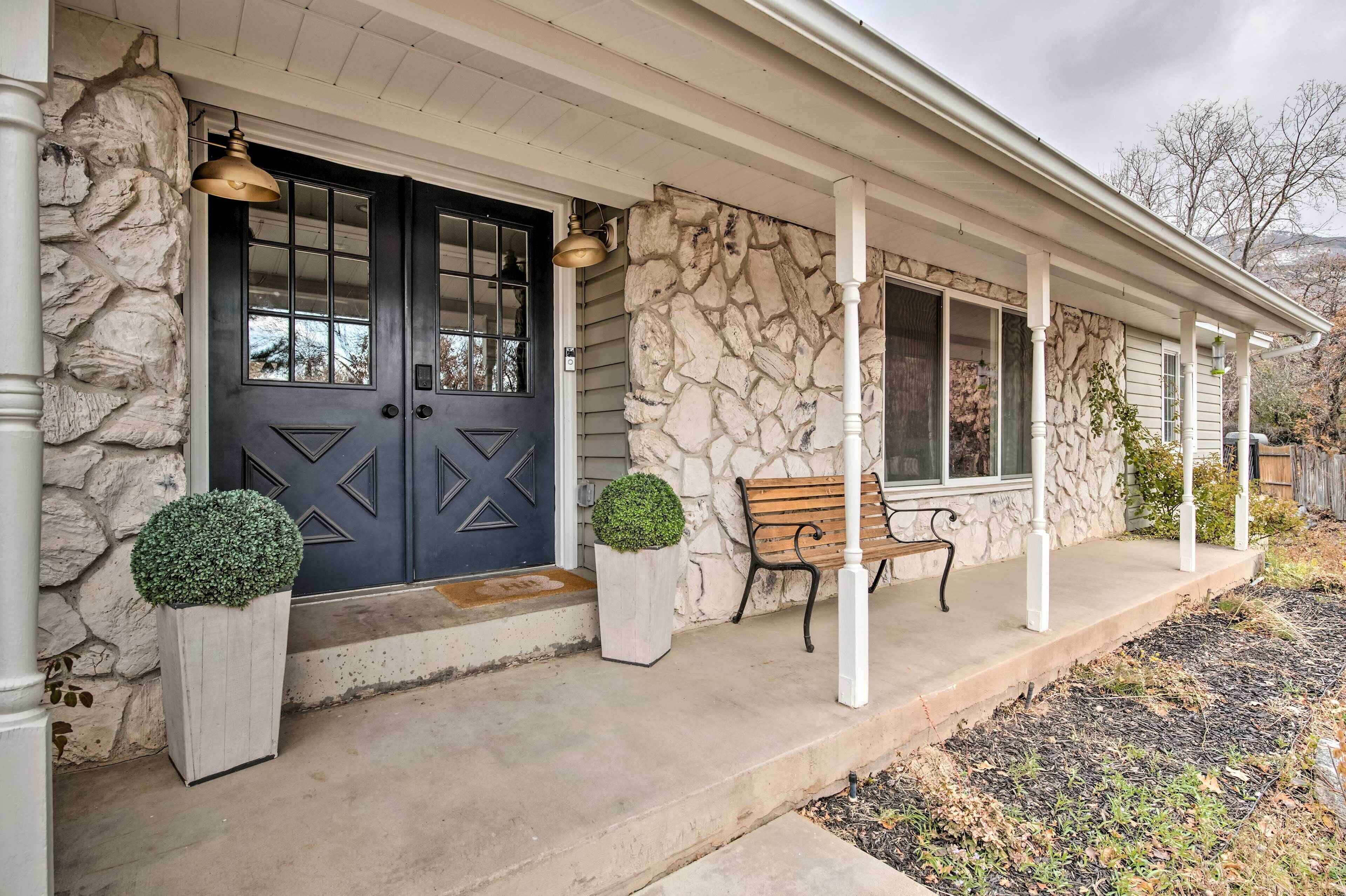 House (5 Bedrooms) | Interior